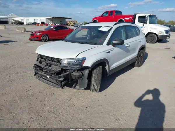 3VV5X7B22RM012879 2024 VOLKSWAGEN TAOS - Image 2