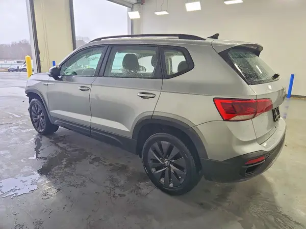 3VV5X7B22RM060625 2024 VOLKSWAGEN TAOS - Image 2