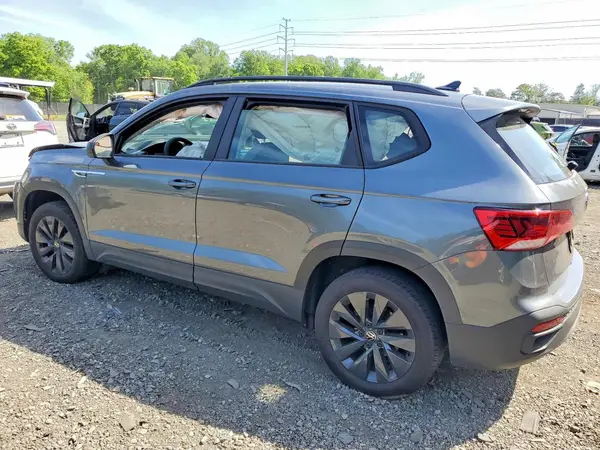 3VV5X7B22RM069941 2024 VOLKSWAGEN TAOS - Image 2