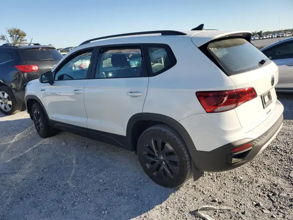 3VV5X7B22RM084696 2024 VOLKSWAGEN TAOS - Image 2