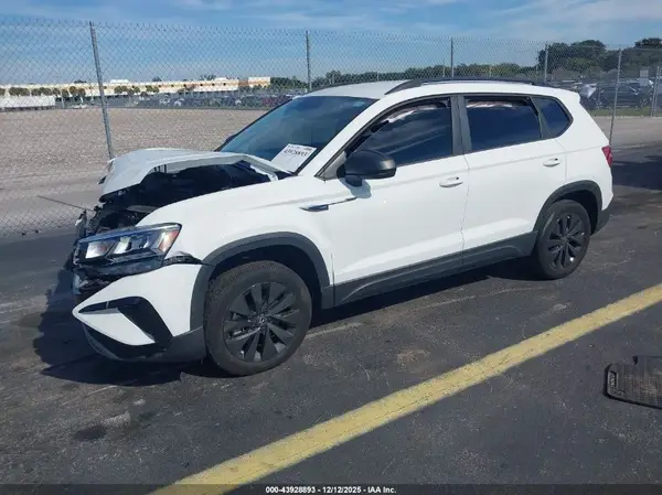3VV5X7B22RM090840 2024 VOLKSWAGEN TAOS - Image 2