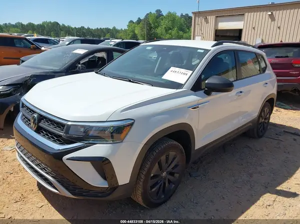3VV5X7B22RM098694 2024 VOLKSWAGEN TAOS - Image 2