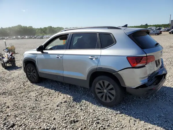3VV5X7B22RM104106 2024 VOLKSWAGEN TAOS - Image 2