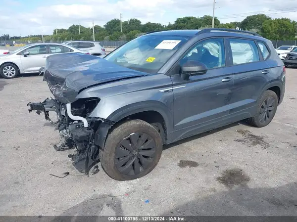 3VV5X7B22RM104624 2024 VOLKSWAGEN TAOS - Image 2