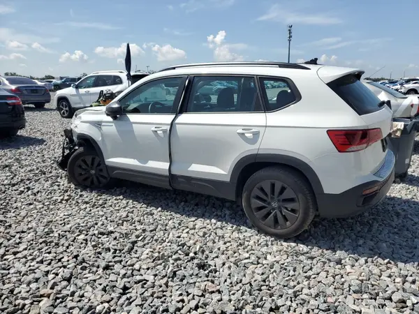 3VV5X7B23RM028220 2024 VOLKSWAGEN TAOS - Image 2