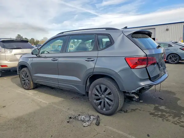3VV5X7B23RM104390 2024 VOLKSWAGEN TAOS - Image 2