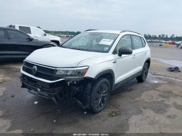 3VV5X7B23RM107032 2024 VOLKSWAGEN TAOS - Image 2