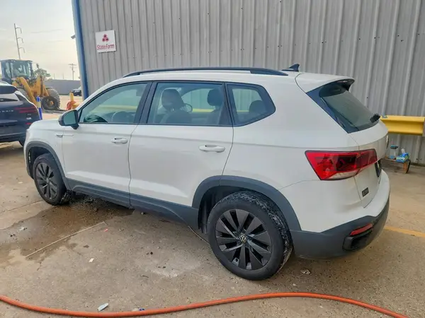 3VV5X7B23RM130195 2024 VOLKSWAGEN TAOS - Image 2