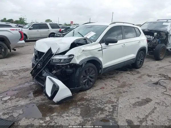 3VV5X7B24RM005741 2024 VOLKSWAGEN TAOS - Image 2
