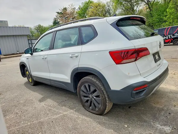 3VV5X7B24RM025231 2024 VOLKSWAGEN TAOS - Image 2