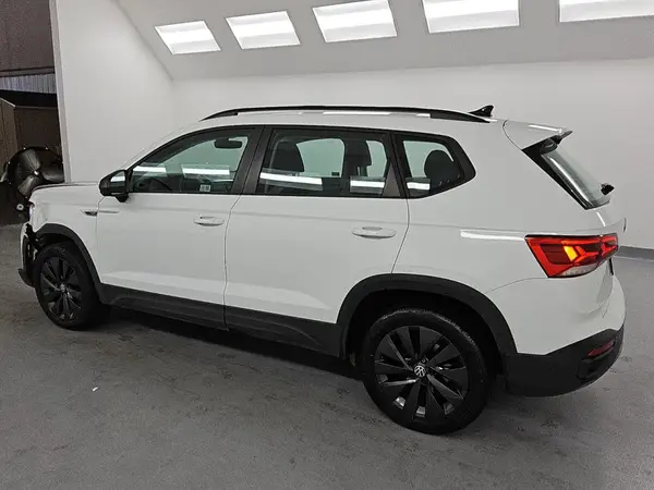 3VV5X7B24RM056818 2024 VOLKSWAGEN TAOS - Image 2