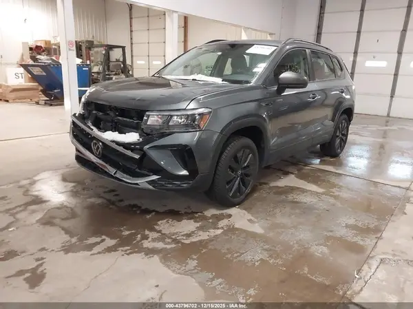 3VV5X7B24RM093321 2024 VOLKSWAGEN TAOS - Image 2