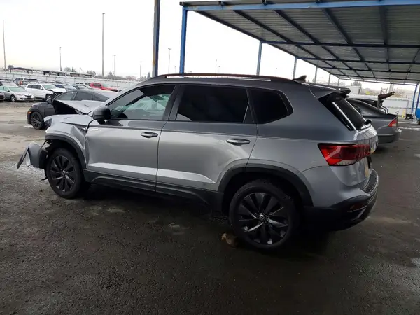 3VV5X7B24RM107492 2024 VOLKSWAGEN TAOS - Image 2