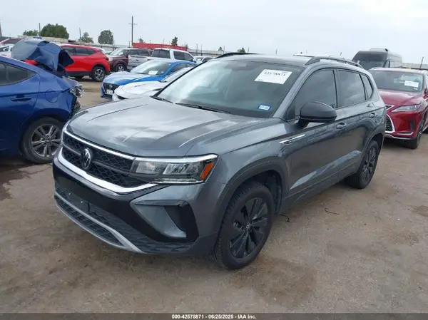 3VV5X7B24RM107864 2024 VOLKSWAGEN TAOS - Image 2