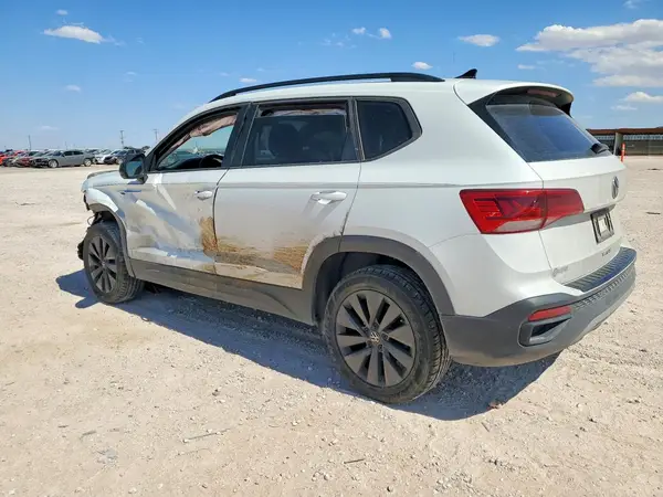 3VV5X7B24RM123000 2024 VOLKSWAGEN TAOS - Image 2