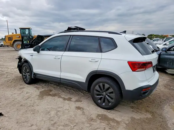 3VV5X7B24RM126396 2024 VOLKSWAGEN TAOS - Image 2