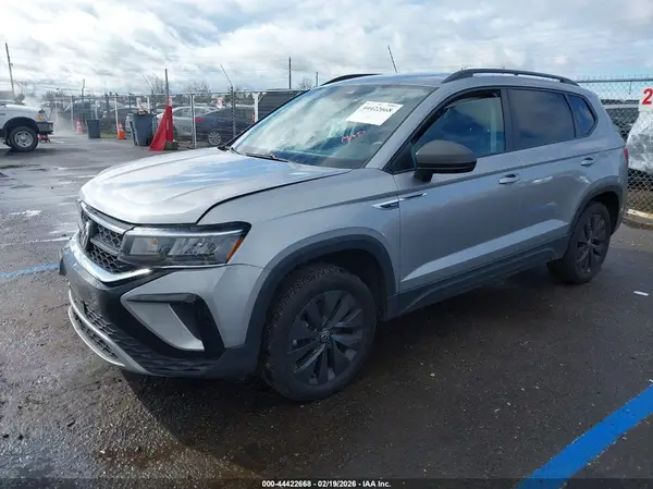 3VV5X7B25RM006493 2024 VOLKSWAGEN TAOS - Image 2