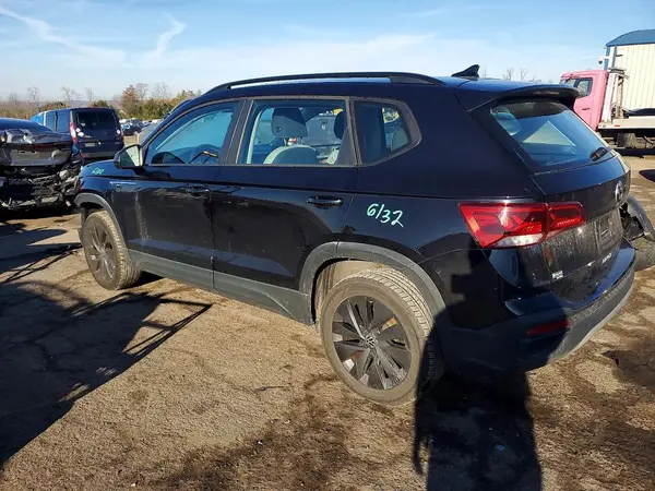 3VV5X7B25RM010818 2024 VOLKSWAGEN TAOS - Image 2
