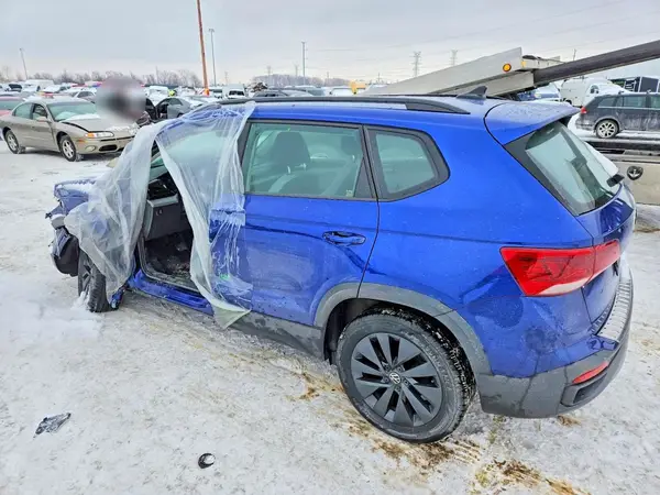 3VV5X7B25RM043012 2024 VOLKSWAGEN TAOS - Image 2