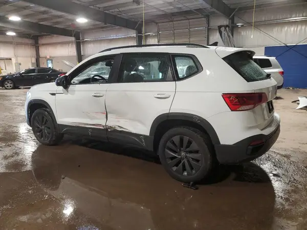 3VV5X7B25RM056164 2024 VOLKSWAGEN TAOS - Image 2