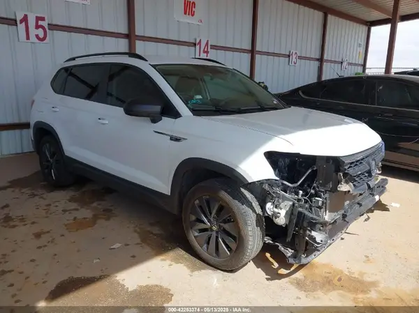 3VV5X7B25RM074471 2024 VOLKSWAGEN TAOS - Image 1