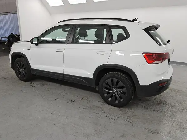 3VV5X7B26RM074866 2024 VOLKSWAGEN TAOS - Image 2