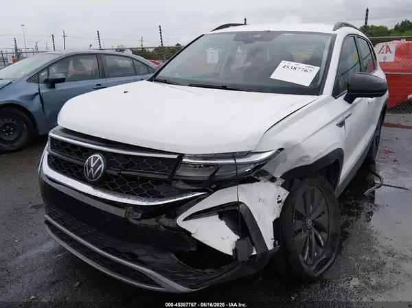 3VV5X7B28RM002471 2024 VOLKSWAGEN TAOS - Image 2