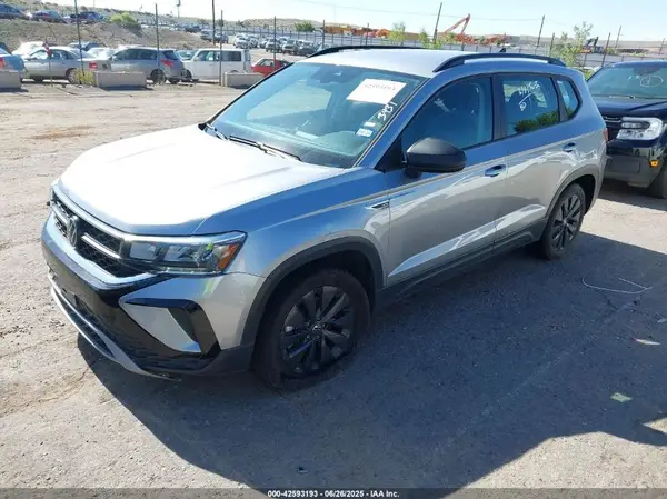 3VV5X7B28RM009257 2024 VOLKSWAGEN TAOS - Image 2