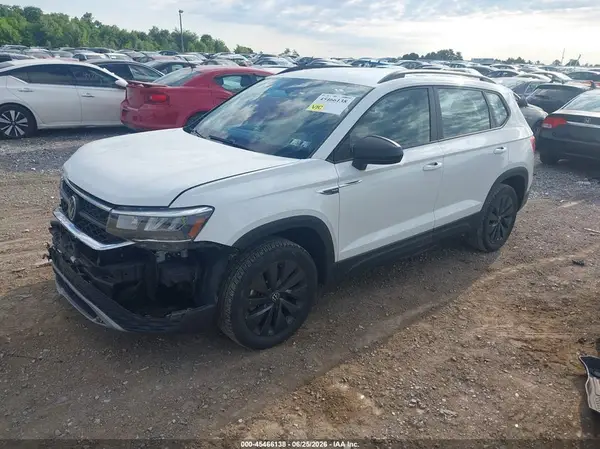3VV5X7B28RM018220 2024 VOLKSWAGEN TAOS - Image 2