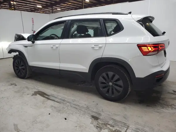 3VV5X7B28RM019240 2024 VOLKSWAGEN TAOS - Image 2