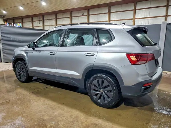 3VV5X7B28RM030433 2024 VOLKSWAGEN TAOS - Image 2