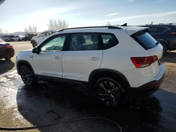 3VV5X7B28RM038418 2024 VOLKSWAGEN TAOS - Image 2