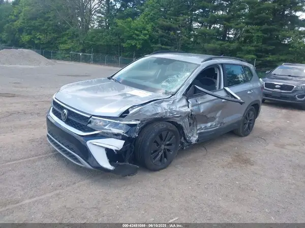 3VV5X7B28RM054053 2024 VOLKSWAGEN TAOS - Image 2