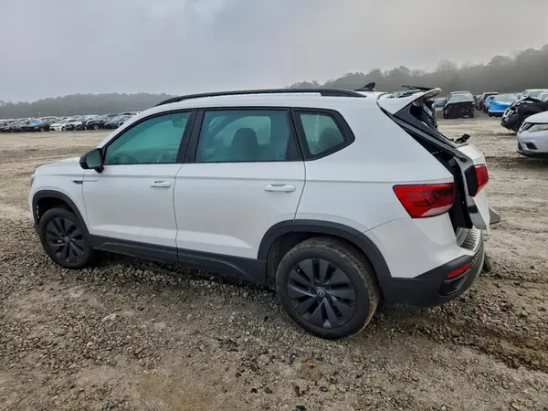 3VV5X7B28RM055901 2024 VOLKSWAGEN TAOS - Image 2