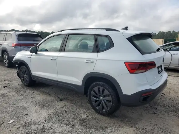 3VV5X7B28RM061066 2024 VOLKSWAGEN TAOS - Image 2
