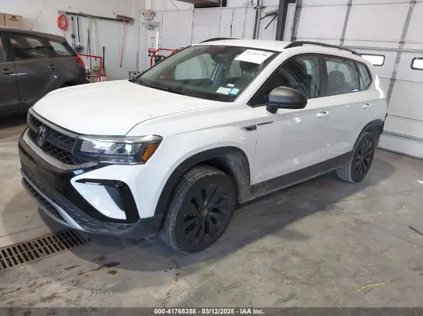 3VV5X7B28RM075940 2024 VOLKSWAGEN TAOS - Image 2