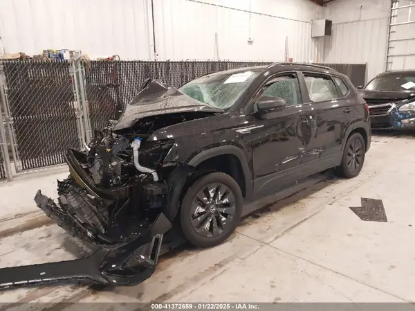 3VV5X7B28RM077686 2024 VOLKSWAGEN TAOS - Image 2