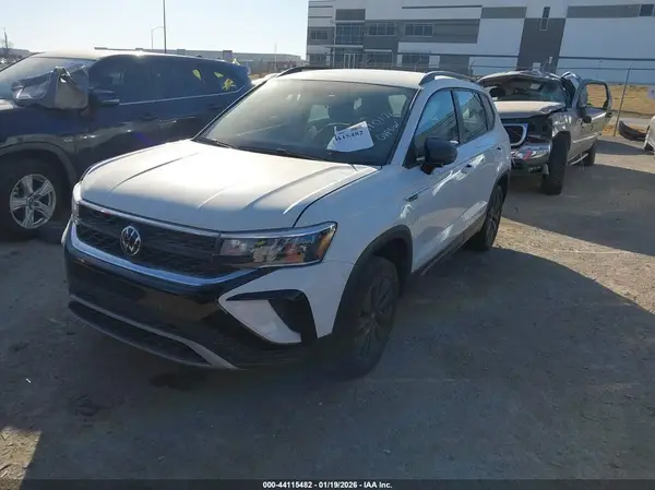 3VV5X7B28RM086436 2024 VOLKSWAGEN TAOS - Image 2
