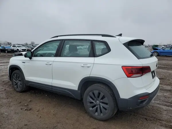 3VV5X7B28RM090079 2024 VOLKSWAGEN TAOS - Image 2