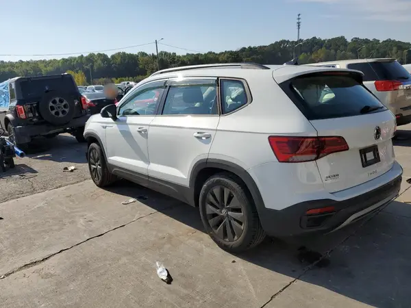 3VV5X7B28RM103302 2024 VOLKSWAGEN TAOS - Image 2