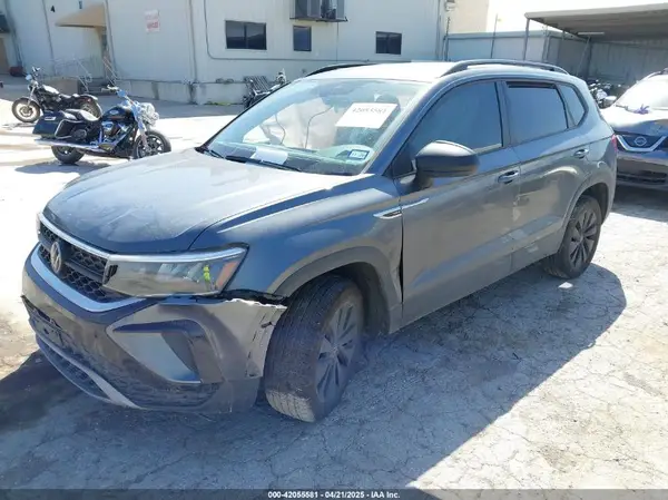 3VV5X7B28RM104627 2024 VOLKSWAGEN TAOS - Image 2