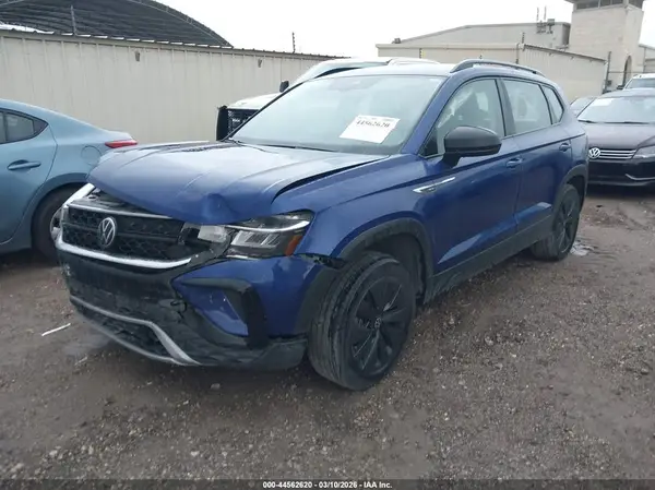 3VV5X7B28RM105180 2024 VOLKSWAGEN TAOS - Image 2