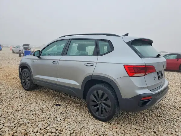 3VV5X7B28RM106989 2024 VOLKSWAGEN TAOS - Image 2