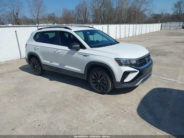 3VV5X7B28RM132556 2024 VOLKSWAGEN TAOS - Image 1