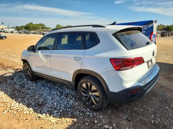 3VV5X7B29RM058032 2024 VOLKSWAGEN TAOS - Image 2
