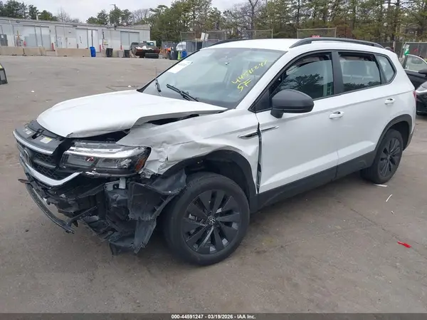 3VV5X7B29RM077387 2024 VOLKSWAGEN TAOS - Image 2