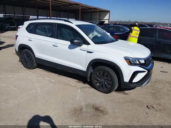 3VV5X7B29RM105494 2024 VOLKSWAGEN TAOS - Image 1