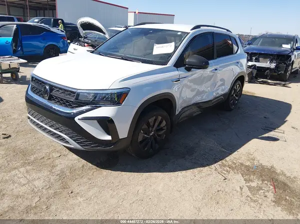 3VV5X7B29RM105494 2024 VOLKSWAGEN TAOS - Image 2