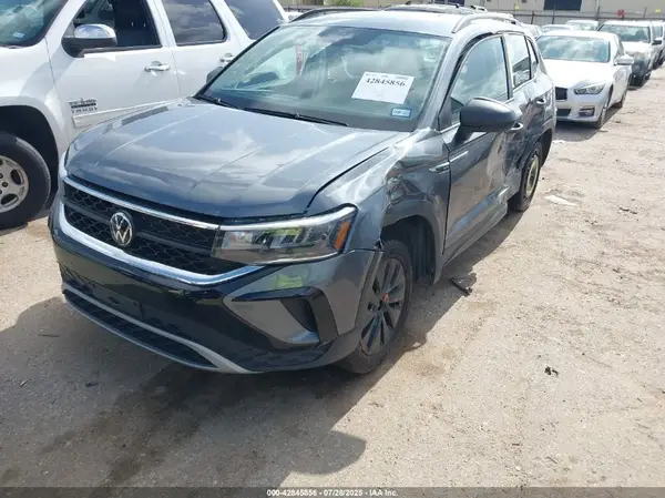 3VV5X7B29RM105771 2024 VOLKSWAGEN TAOS - Image 2
