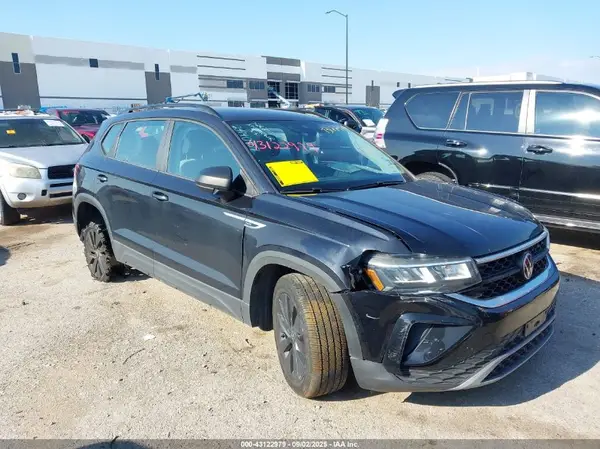 3VV5X7B2XRM068102 2024 VOLKSWAGEN TAOS - Image 1